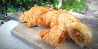 Roti sobek banyak ditemui di mana saja. Resep Karipap Curry Puff Pastel Melayu Isi Daging Yang Gurih Merdeka Com