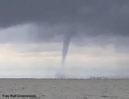 Door het noodweer in leersum zijn vrijdagavond vier mensen gewond geraakt. Tornado Vor Borkum Am Tornadoliste Deutschland Facebook