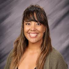 Holly Kemper's Instagram, Twitter & Facebook