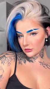 Blue brows >>> #bluebrows