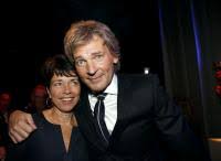 Zoon kees (27), die werkt als filmregisseur, columnist en schrijver en dat heb ik moeten dresseren, uiteraard, anders kun je niet leven, anders kun je niet een liefdevol en sociaal leven hebben in het gezin waar ik deel vanuit. Reni Van Maren