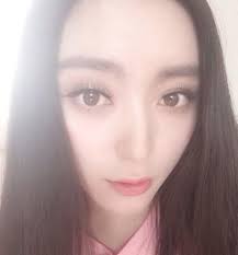 Cô gái nổi tiếng nhờ giống hệt Phạm Băng Băng