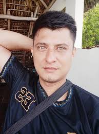 Jeremy de Leon el amuleto de la suerte del Real Madrid también se  fotografió con la Champions 🏆 El próximo jueves 6 de Junio estará jugando  en el estadio Cuscatlan en el