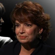 Na imagem, a apresentadora surge ao lado de uma lareira, a usar roupas quentes e a mostrar que já tem os fios de. Barbara Guimaraes Nao Perdoa E Faz Duras Criticas A Justica Portuguesa Tv 7 Dias
