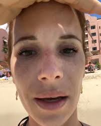 #tbt. Dear Hawaii, I miss you!!! Love, Alex 🌺🌴., (and I still haven’t  been back in the ocean since watching The Meg 🦈 because I’m a 🐈)