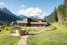 Regenerate yourself in a mountain wellness centre. Spa Qc Terme Dolomiti Pozza Di Fassa Val Di Fassa