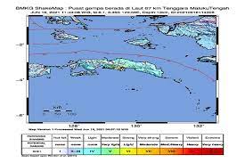 Badan meteorologi, klimatologi dan geofisika (bmkg) mencatat pusat gempa manokwari tersebut berada. Gempa Bermagnituo 6 1 Mengguncang Maluku Tengah Getarannya Dirasakan Sampai Masohi