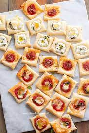 pizzette quadrate di pasta sfoglia aperitivo veloce di tavolartegusto ricetta ricette cibi e bevande ricette di cucina