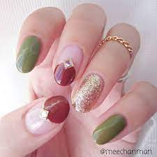 連投失礼しました ちょっと前にやっていたネイル ウィークリージェル の新色ゴールドを使ってみたくてベタ塗りしただけ ブラウンもゴールドも想像通りいい色 細かいラメのゴールドでも ウィークリジェルだから簡単にオフできて最高でした