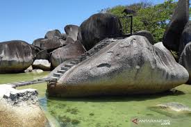 Maybe you would like to learn more about one of these? Alif Stone Park Pesona Pantai Berbatu Di Natuna Antara News