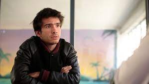 Dans un long post facebook, juan branco donne sa version des faits et évoque une relation consentie à son domicile, mardi soir, après une rencontre sur. Jwy2azmywbta6m