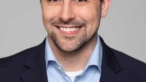 Linda Bales's Instagram, Twitter & Facebook