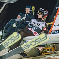Auch bei den damen jubelte das kanadische team über gold für laurie blouin. Skispringen Frauen Weiter Mit Flugverbot Fur Mega Schanzen Norwegen Sauer