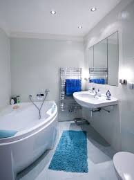 33 Ideen Fur Kleine Badezimmer Tipps Zur Farbgestaltung Kleine Badezimmer Kleines Bad Einrichten Eckbadewanne