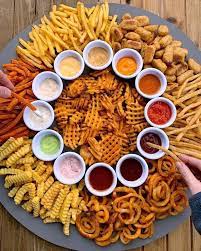 Https Www Reddit Com R Pics Comments Gr1mcf Fries Platter In 2020 Yummy Food Party Food Platters Food