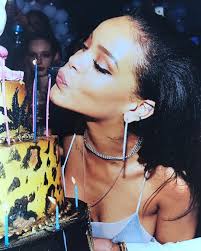 La mulți ani #Rihannei ‼️? Astăzi împlinește 37 de ani ? Care este melodia ta preferată de la Rihanna⁉️