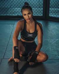 After breaking into a toxteth address officers aimed tasers at jemma ryan, who was clinging to. Meet Moise Kean S Stunning Wag Nif Brascia