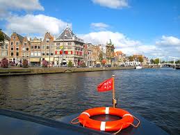 Полное имя — томас стэнли холланд (thomas stanley holland). Haarlem In Holland Grachten Gemutlichkeit Weltenkundler