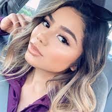 Gilda Renner's Instagram, Twitter & Facebook