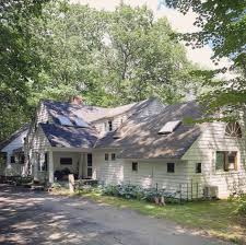 This Traditional Cape On The Grounds Of Bald Peak Colony Club Is Delightful The 4 Bedroom 4 Bathroom Ho Wolfeboro New Hampshire Screened In Porch Real Estate