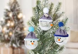 Kostenlose Anleitung Schneemann Weihnachtskugeln Basteln Buttinette Weihnachtskugeln Basteln Weihnachtskugeln Baumschmuck