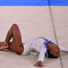 No somatório geral de sua apresentação, em quatro aparelhos, ela conseguiu a segunda melhor pontuação da classificação no individual geral, ficando atrás apenas da americana simone biles. Jmkvs8anvfy2im