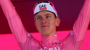 Fenomenale Pogacar verklaart 'rustig' begin in tijdrit: 'Moest wennen aan  fiets'