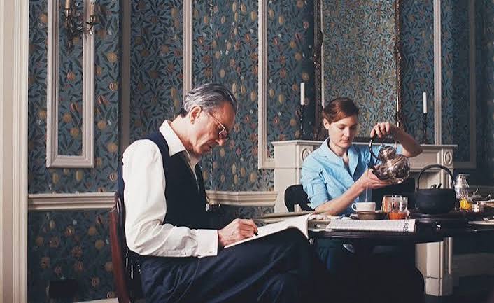 FFFind: The wondrous wallpaper in Phantom Thread - Film and Furniture