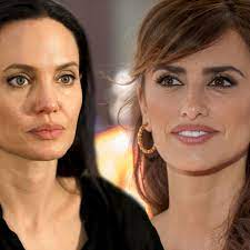 Natürliche schönheit sucht man im alltag des filmgeschäfts oft. Angelina Jolie Zickenkrieg Mit Penelope Cruz Gala De