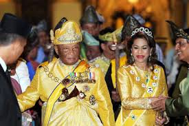 Bagi mengekalkan pemerintahan negeri pahang, sultan ahmad telah dilantik sebagai sultan di pahang. Sultan Pahang Minta Rakyat Tolak Perjuangan Militan Is Semasa Mstar