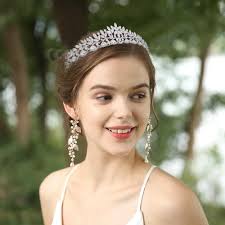 Amazon.com : Aoligrace Silver Cubic Zirconia Small Wedding Crowns for Bride  CZ Birthday Party Floral Tiaras Sweet 16 Prom Hair Accessories : Beauty &  ...