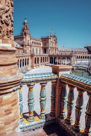 Intricate craftmanship of the patio de las doncellas in sevilles alcazar. Reiseziele Die Ihr In Euren 30ern Besuchen Solltet Skyscanner Deutschland Reiseziele Sevilla Spanien Weltreise