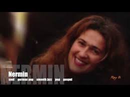 Singer A-Z of FRESH party & soul band Mallorca