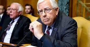 What started as an impromptu decision to run for gillette mayor in 1974 ended jan. Republican Senator Mike Enzi Will Not Seek Re Election In 2020 Cbs News