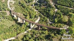 Η κλήση χρεώνεται με τον ισχύοντα τιμοκατάλογο του τηλεπικοινωνιακού παρόχου για αστικές. Ta 10 Koryfaia Merh Poy Prepei Na Episkef8eis Sth F8iwtida Happy Traveller