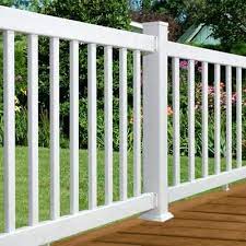Veranda Rampe De Vinyle Tradition 72 Pouces X 42 Pouces Blanc 759461355098 Home Depot Canada Vinyl Fence Vinyl Railing Home Depot Canada