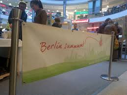 Im umkreis des centers befinden sich keine legalen parkmöglichkeiten. Berlin Summt In Den Gropius Passagen In Neukolln Berlin Summt