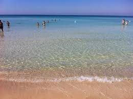 Torre Lapillo Frazione Della Piu Nota Cittadina Di Porto Cesareo Si Affaccia Sul Caldo Mar Ionio E Nei Mesi Estivi Diventa Una Della Zon Spiagge Torre Luoghi