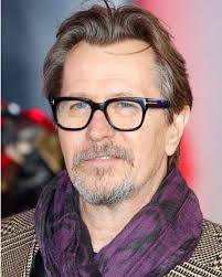 Das thema führte schon nach den ersten probevorführungen dazu, dass der film für die normale kinofassung um einige szene gekürzt wurde. Gary Oldman Im Interview Sz Magazin