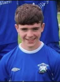 Vol. 23 : Ed 26 : Friday, 5th July 2024 www.killarneyoutlook.com Fr Sean  Jones blessing the graves during the Annual Mu