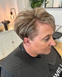 Tracey Havard's Instagram, Twitter & Facebook