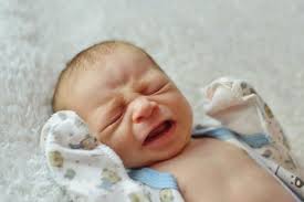 Yang pertama, bayi akan berhenti menangis di malam hari ketika menyadari bahwa tidak ada yang merespons. Kenapa Bayi Menangis Saat Malam Ini 7 Penyebabnya Yang Paling Sering