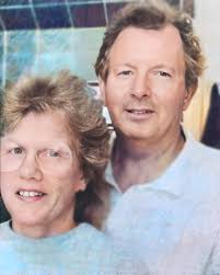 Easter Egg in F.R.I.E.N.D.S Season 2, Ep 13: Vinyl Record Reference