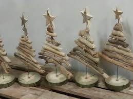 Tannenbaume Aus Treibholz Fur Den Weihnachtsmarkt Holz Basteln Weihnachten Weihnachtsdeko Aus Holz Basteln Treibholz Arbeiten