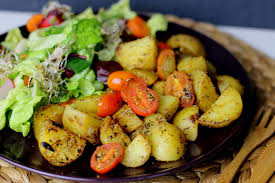 Vegane Bratkartoffeln Mit Rosmarin Und Thymian Iss Happy Rezept Bratkartoffeln Vegane Gerichte Gesunde Vegane Rezepte