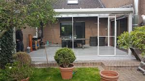 Terrasse Mit Katzennetz Zum Auf Zuschieben Vom Katzennetz Profi Katzennetze Nrw Der Katzennetz Profi Katzennetz Outdoor Dekorationen Katzen
