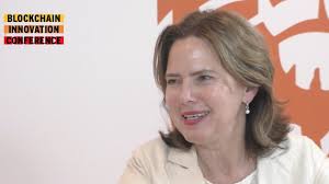 Officieel dag van de aanname van de verklaring van de staatssoevereiniteit genoemd. Interview Cora Van Nieuwenhuizen Cora Van Nieuwenhuizen Gescheiden