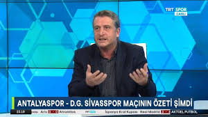 Trt haber spikeri hava durumu sunucusu esra harmankaya canlı yayında olduğunu unuturak bir trt spor spikeri deniz satar'ın sosyal medya hesabı instagram'dan yaptığı paylaşım olay oldu. Trt Spor Aktuel Futbol Programi Yorumcusu Erdal Hos Futbol Televizyon Yayini Iliskisini Yorumladi Facebook