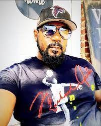 Etta Lundy's Instagram, Twitter & Facebook