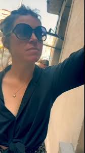 Would you rather date: ##finance guy or ##artist guy?